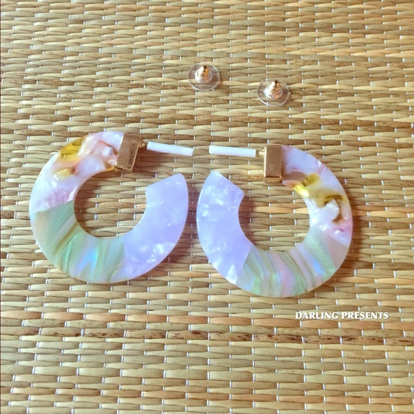 DARLING Jewelry - ACRYLIC MARBLED HOOP EARRINGS DARLING Jewelry - ACRYLIC MARBLED HOOP EARRINGS